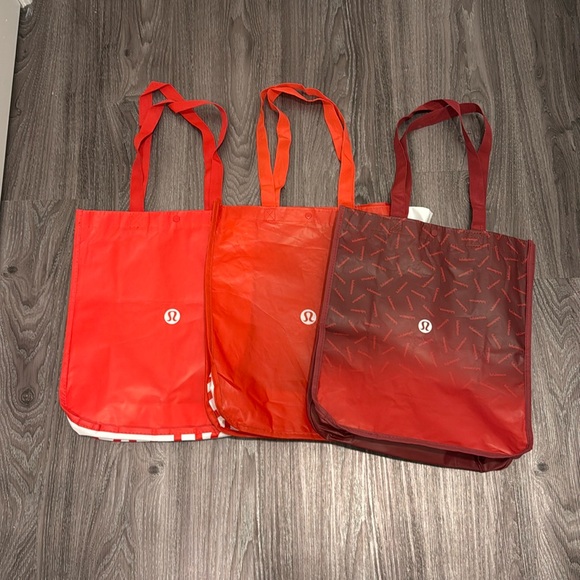 Bundle of Lululemon reusable tote bags - Picture 1 of 2